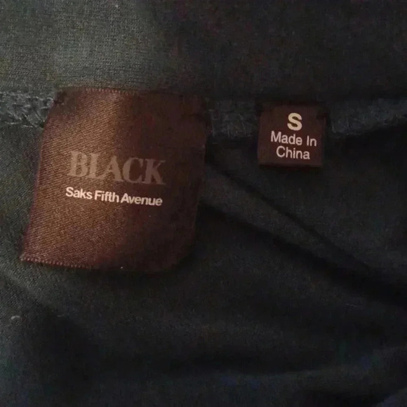 🌺Dark green top with interesting design - Picture 7 of 9